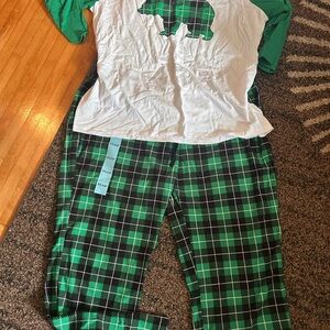 Green and White Men’s Plaid Pajamas